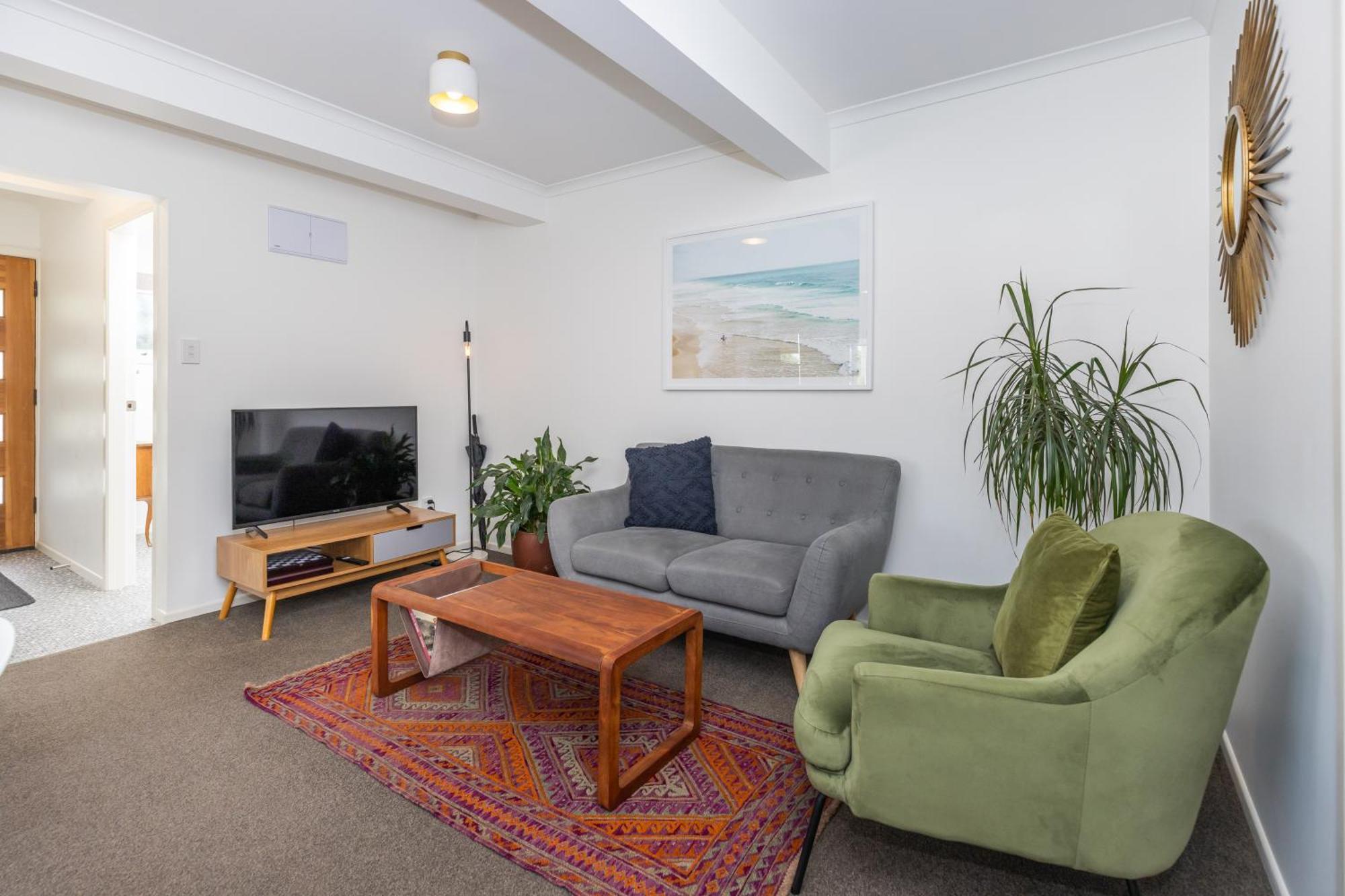 2 Bedroom Home Away From Home Near Cbd & Private Parking Hamilton Exterior foto